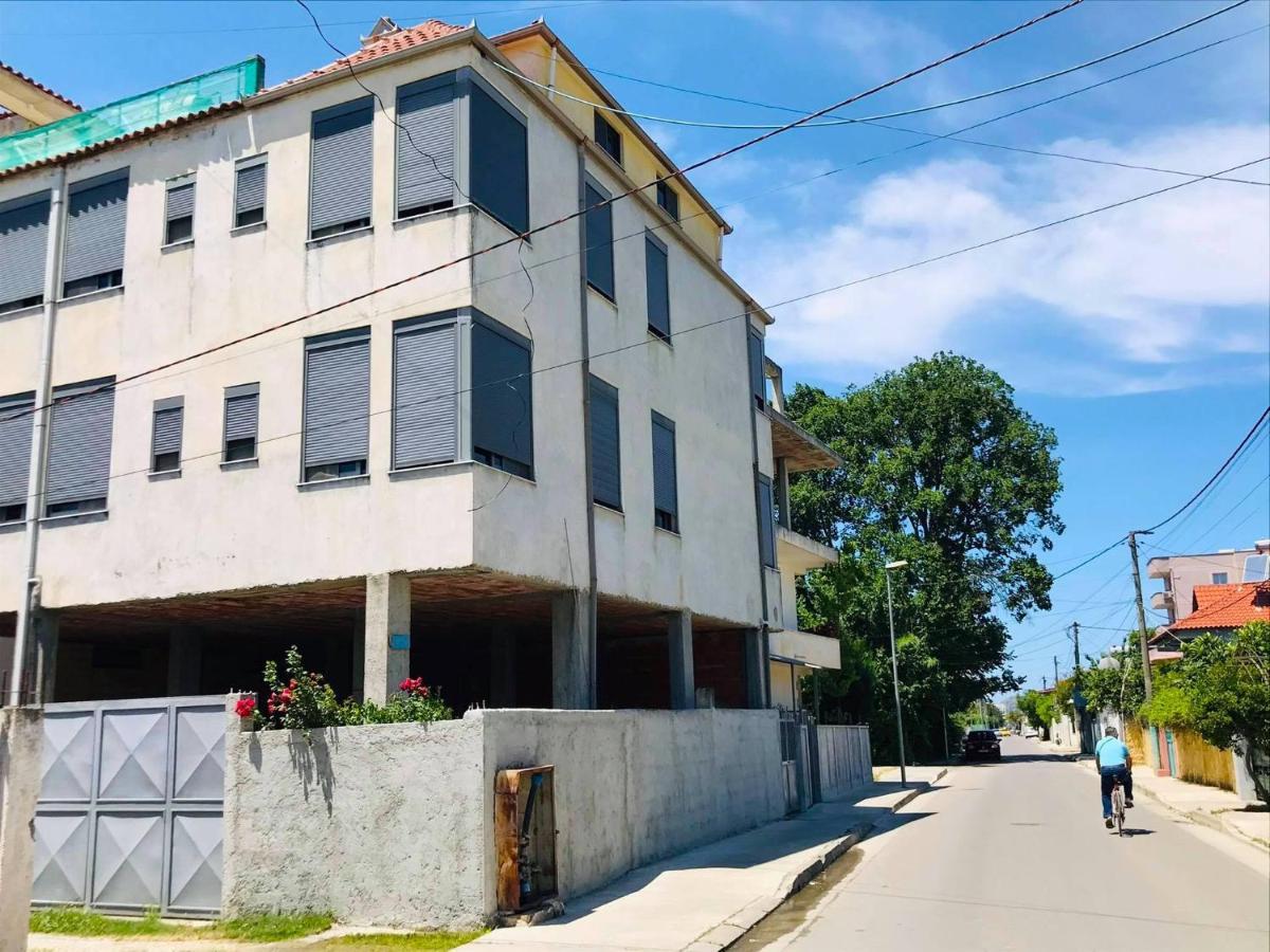 Vila Aliaj Deluxe Groundfloor With Beautiful Garden