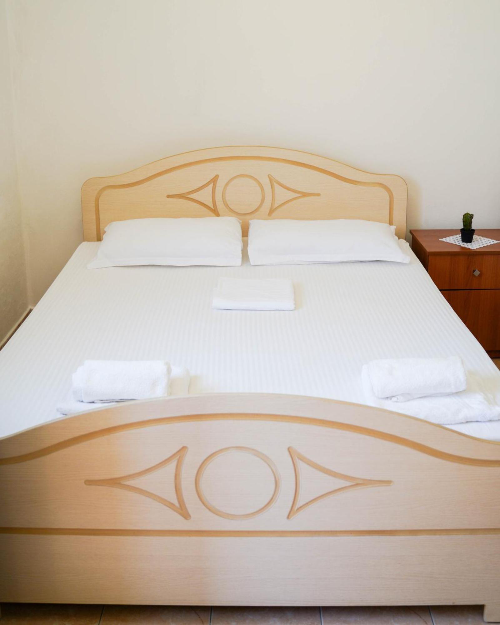 Vila Aliaj Deluxe Groundfloor With Beautiful Garden Apartment Durrës