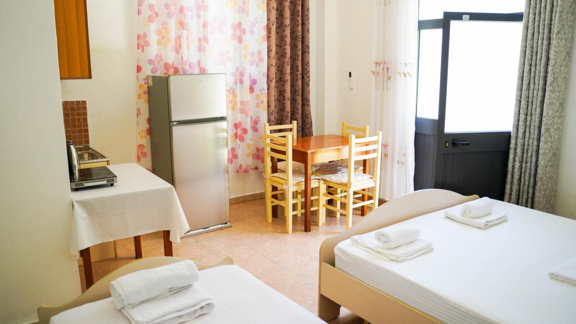 Vila Aliaj Deluxe Groundfloor With Beautiful Garden Durrës